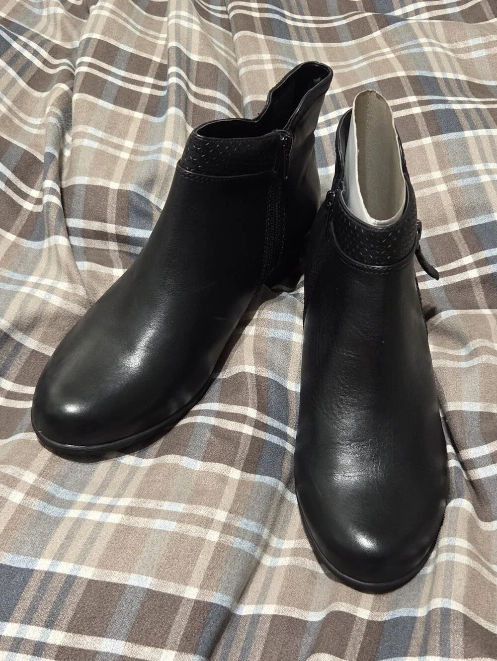 Rockport Black Leather Ankle Boot with Side Zip